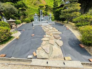 お墓の防草シート🌿